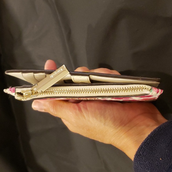 Kate Spade flowered small wallet, 3" x 5 1/2" - Picture 5 of 6